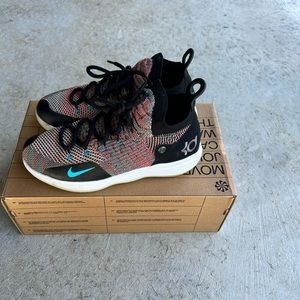 KD basketball shoes women’s 8, Big kid 6.5Y